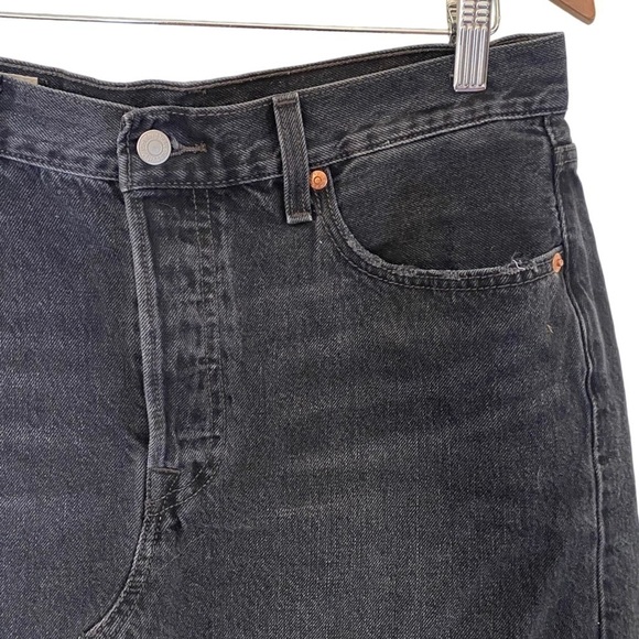 LEVI'S Deconstructed Washed Black Cutoff Denim Mini Skirt - Picture 6 of 12